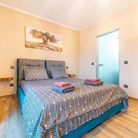 Lejlighed The Mountain Alimmatades